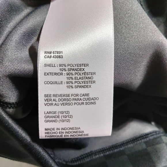 Girls large Umbro black and gray checkered print cropped Leggings. - Picture 9 of 10